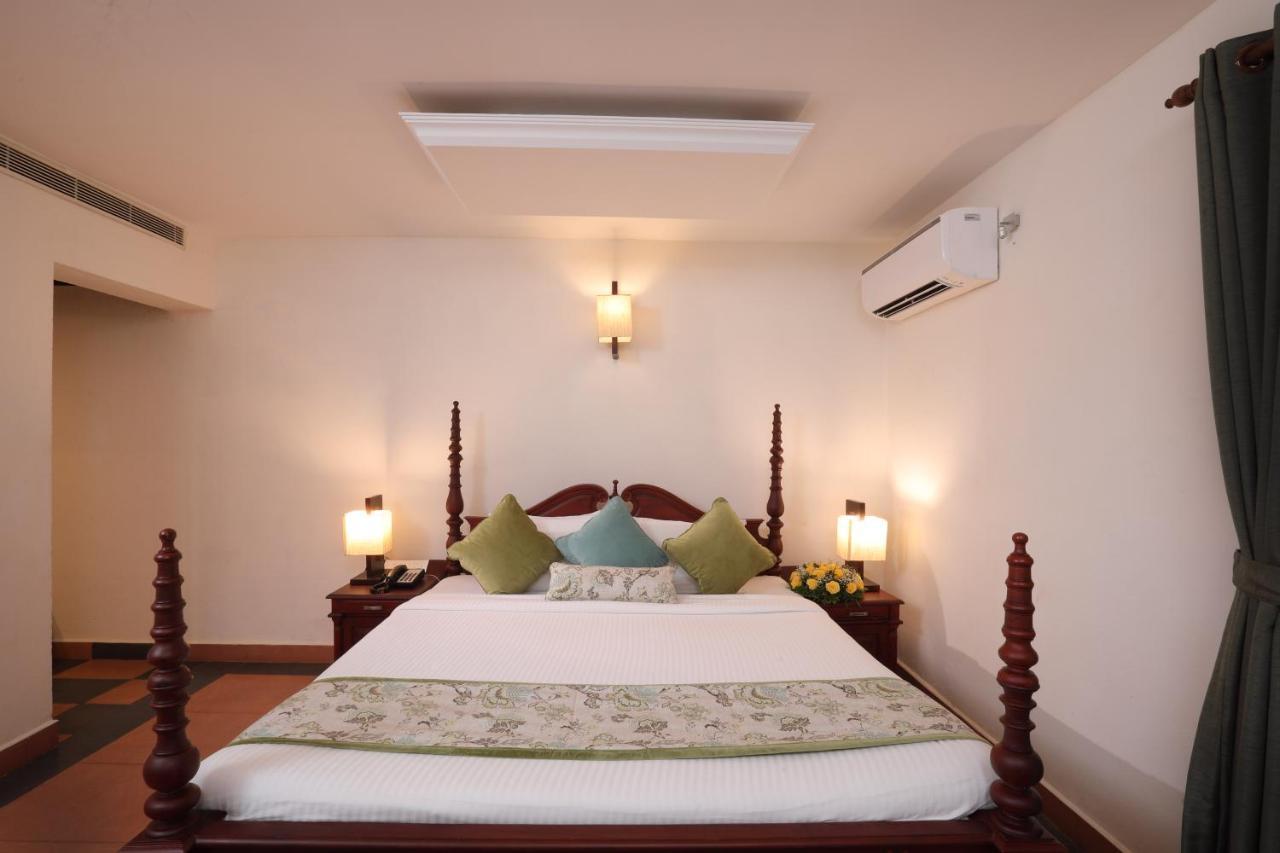 The World Backwaters, Alleppey Resort Kumarakom