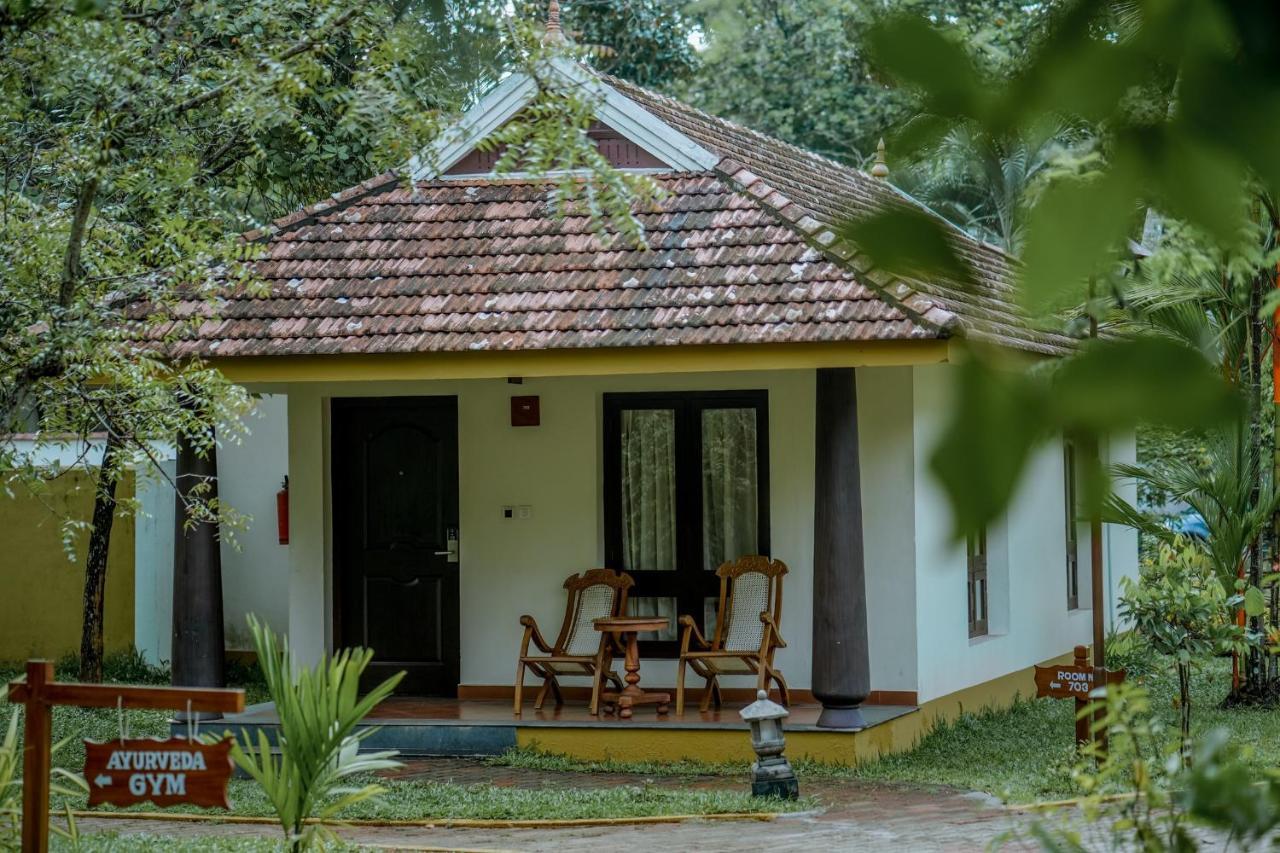 The World Backwaters, Alleppey Resort Kumarakom