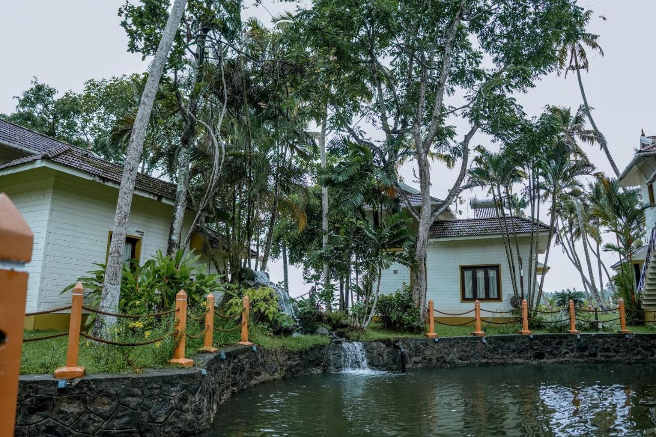 Resort The World Backwaters, Alleppey Kumarakom