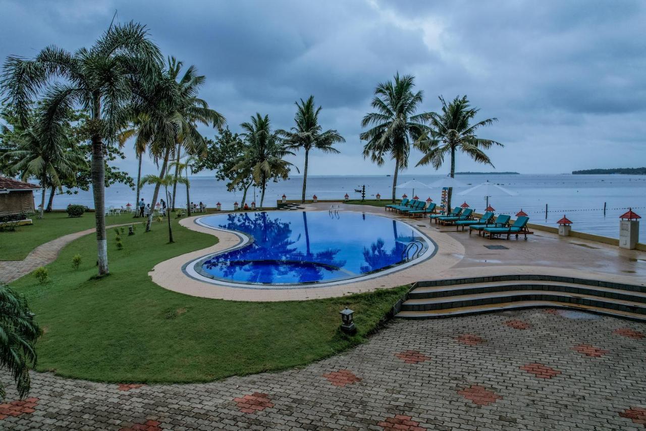 The World Backwaters, Alleppey Resort Kumarakom