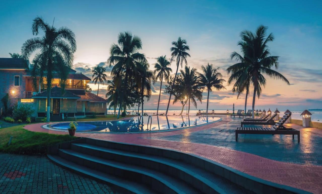 The World Backwaters, Alleppey Resort Kumarakom